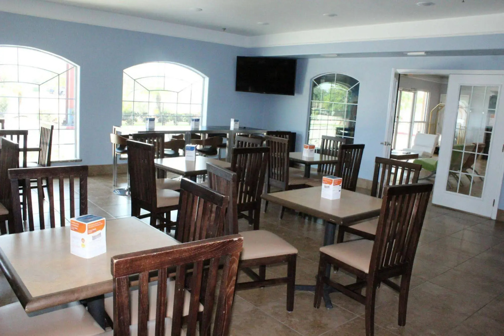 Quality Inn & Suites at The Outlets Mercedes-Weslaco