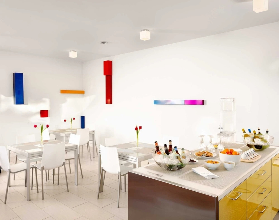 The Above Atx Modern 7 Bedroom Hotel Room