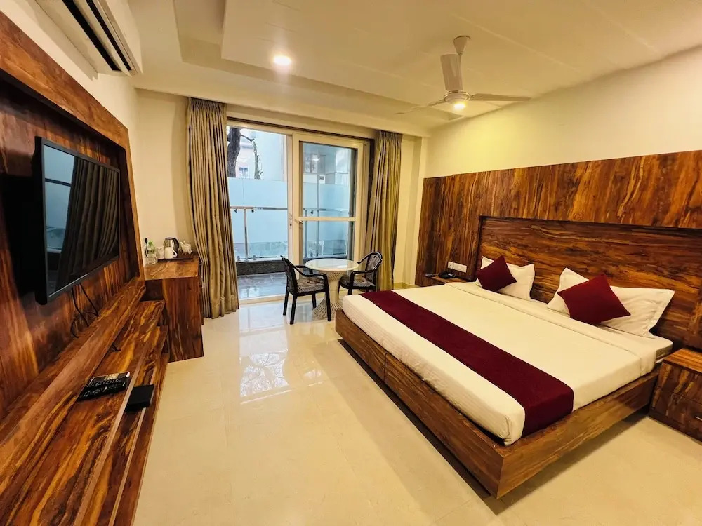 Haris Court Hotels & Banquets DLF Phase3