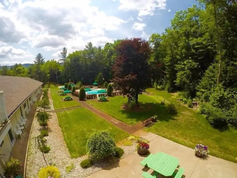 Golden Apple Inn