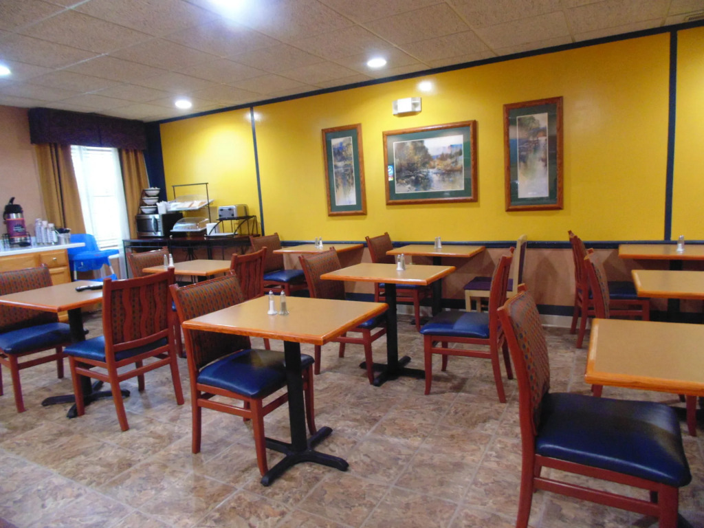 American Inn and Suites Houghton Lake