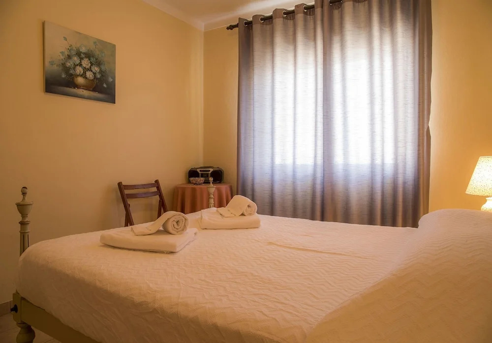 B32 - Portimao Central Apartment by DreamAlgarve
