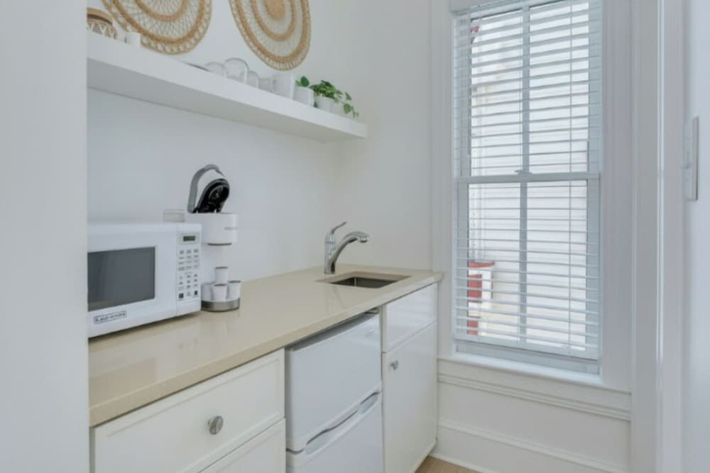 931 Beach Guest House