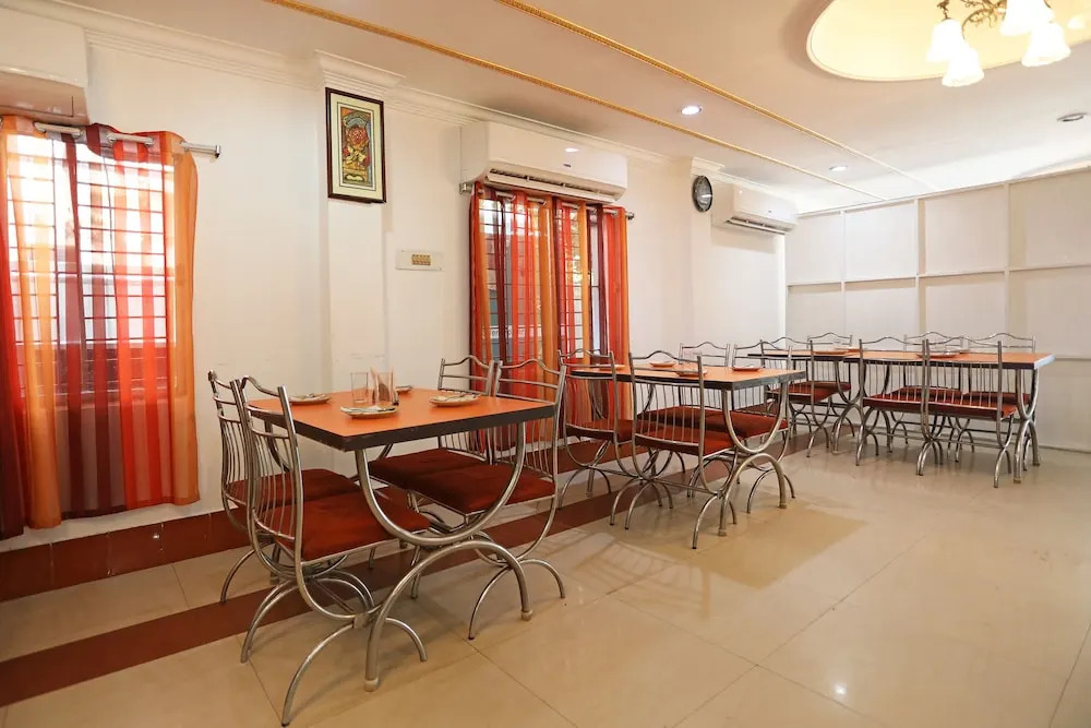 OYO 9547 Hotel Atmaram Lodging
