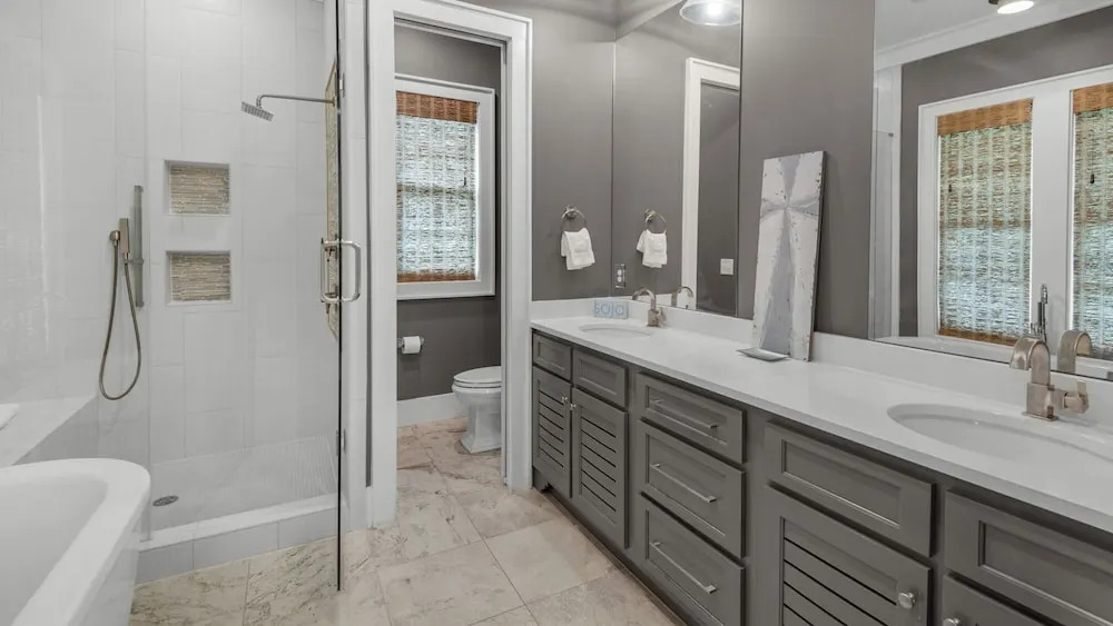 Sea Echo - Beautiful Home in Seagrove Beach! Community Pool! Dual Masters!