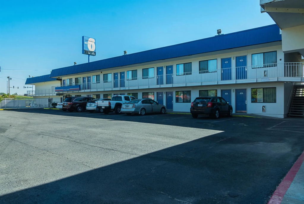 Motel 6-Russellville, AR