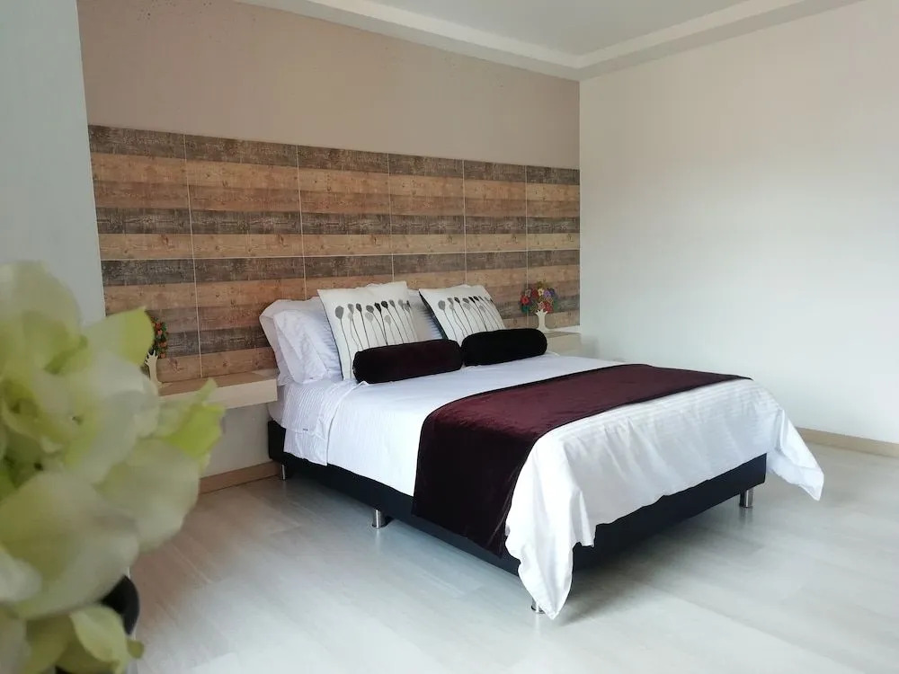 Apartasuites AV