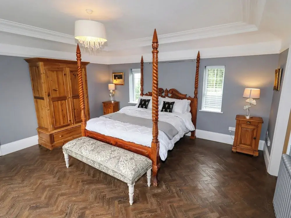 The Manor House Skerry Vore