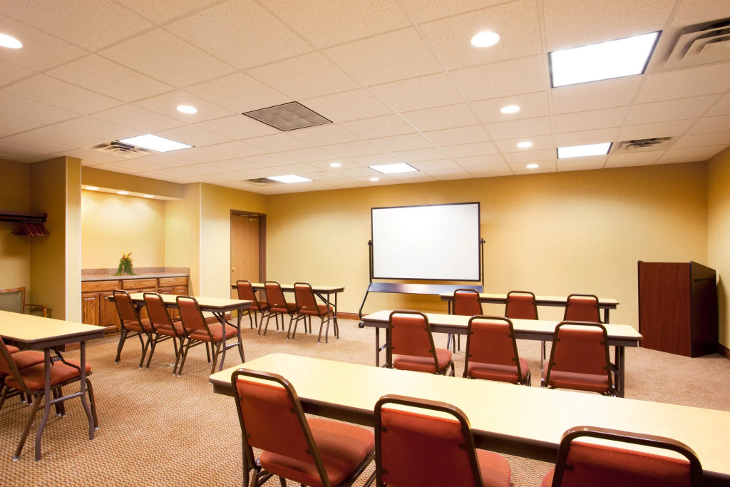 Holiday Inn Express Hotel & Suites Mattoon by IHG