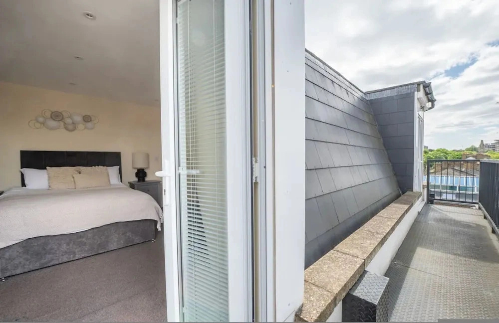 Stylish 3 Bedroom Flat CRC
