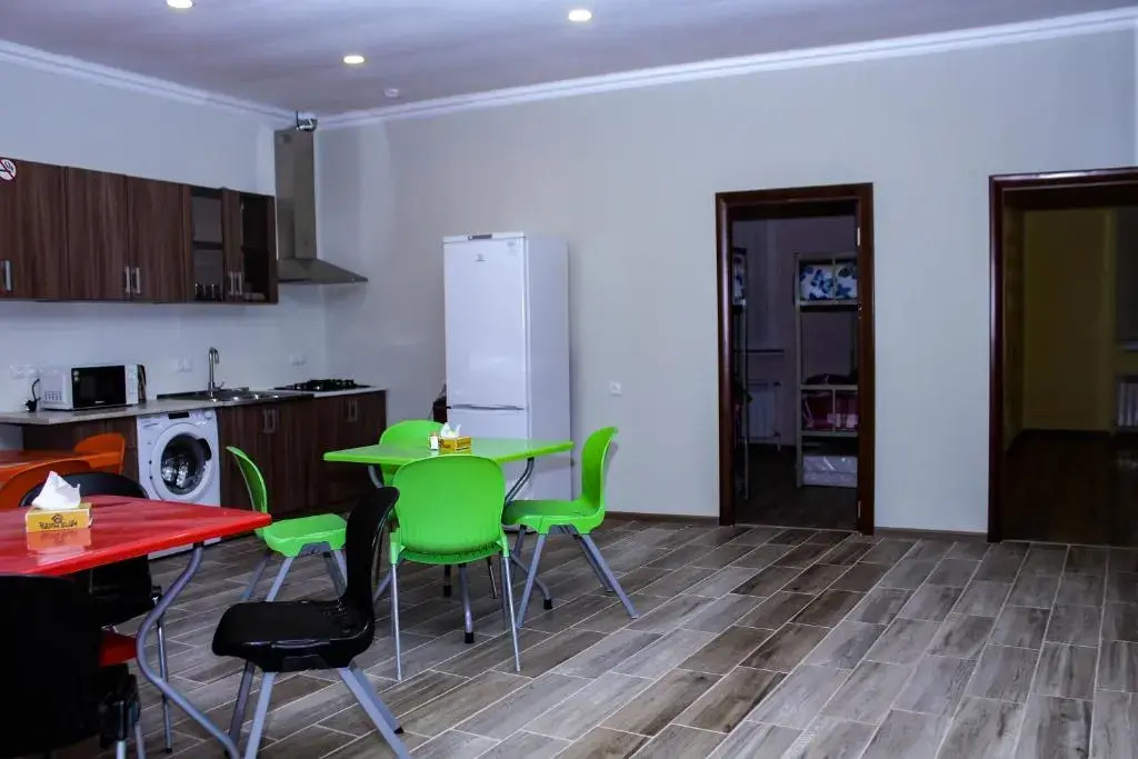 Bee Lucky Hostel and Tours