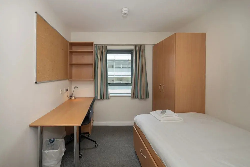 Victoria Lodge - UCC Summer Beds