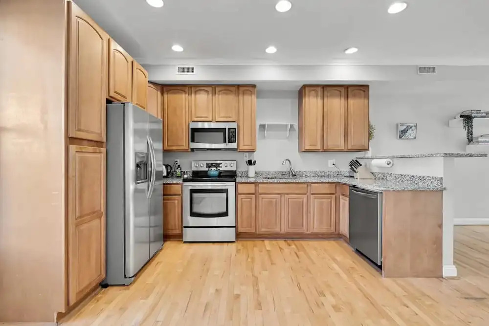 3-br DC Townhome Getaway Close to It All