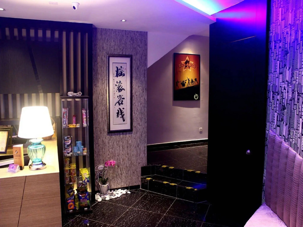 Rock & Roll Hotel