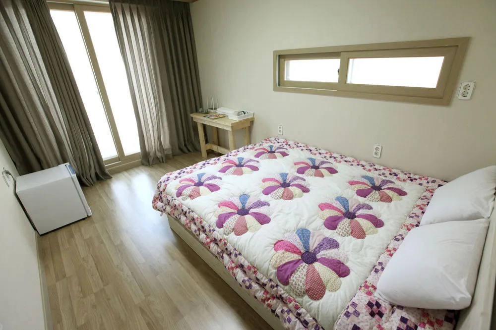 SS Guesthouse - Hostel