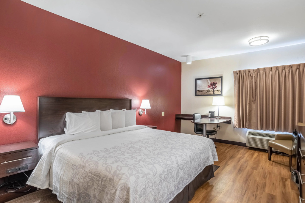 Red Roof Inn PLUS+ Phoenix West