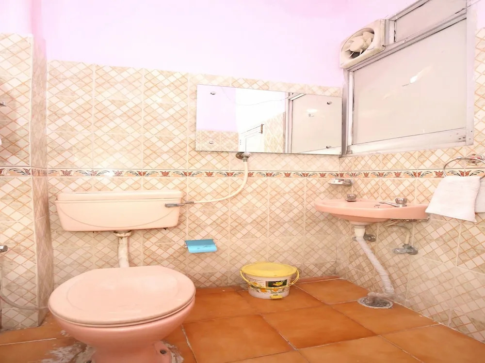 OYO 11417 Hotel Lotus