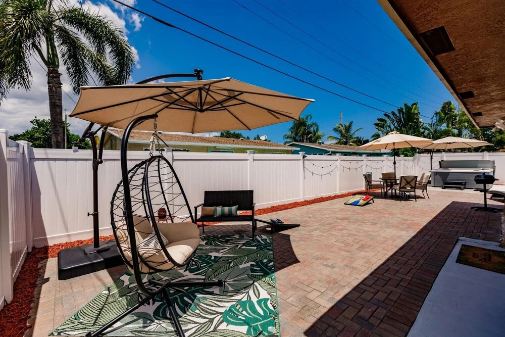 Aquamarine Abode - Cozy Design Hot Tub and Yard