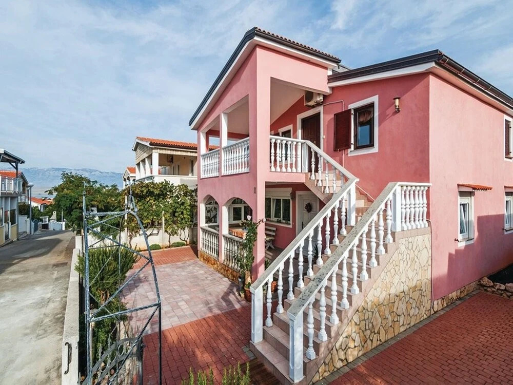 Serene Holiday Home in Vir near Sea