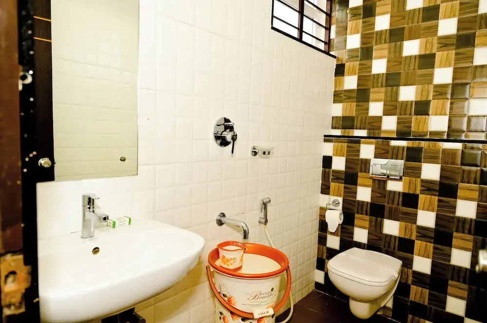 M K Arcade Hotel