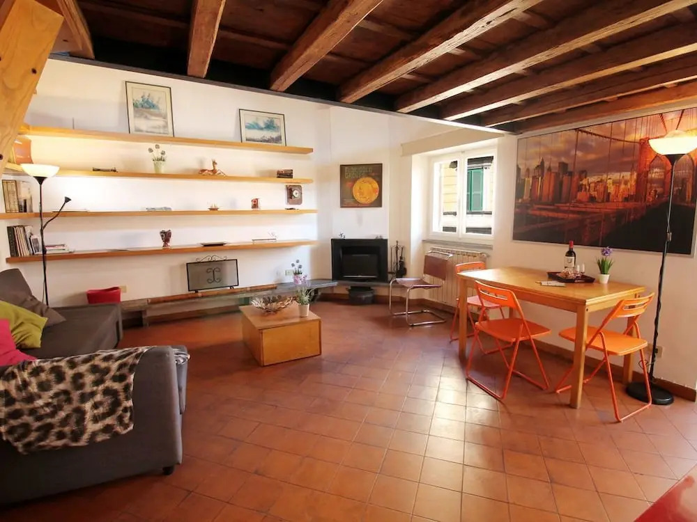 Charming Bright Penthouse in Trastevere