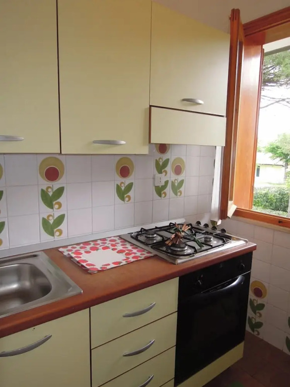Relaxing villa with private garden near the sea