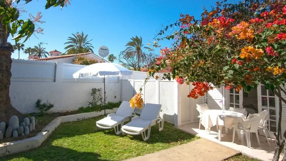 Bungalow With Private Garden & Close To The Beach