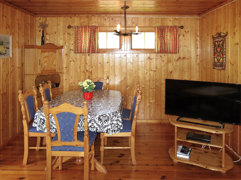 Holiday Home Midtholmen (SOW726)