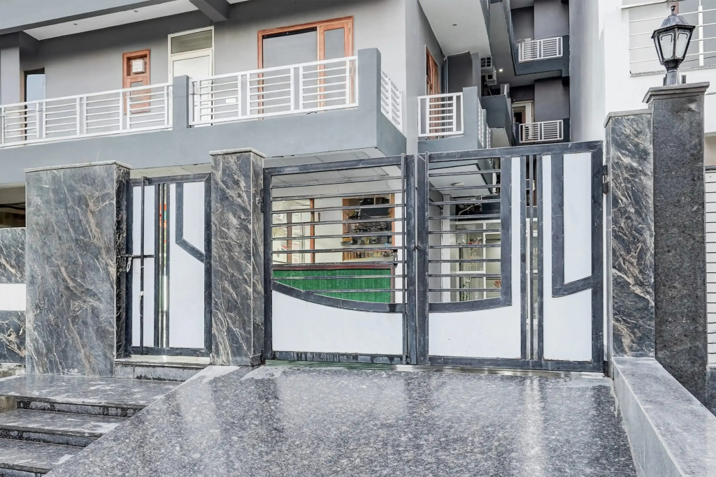 Super Townhouse Sector 135 Noida