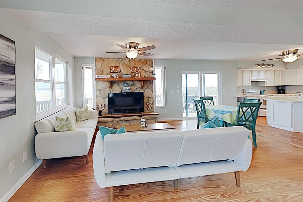 New Listing! Oceanfront W/ Big Views 2 Bedroom Home