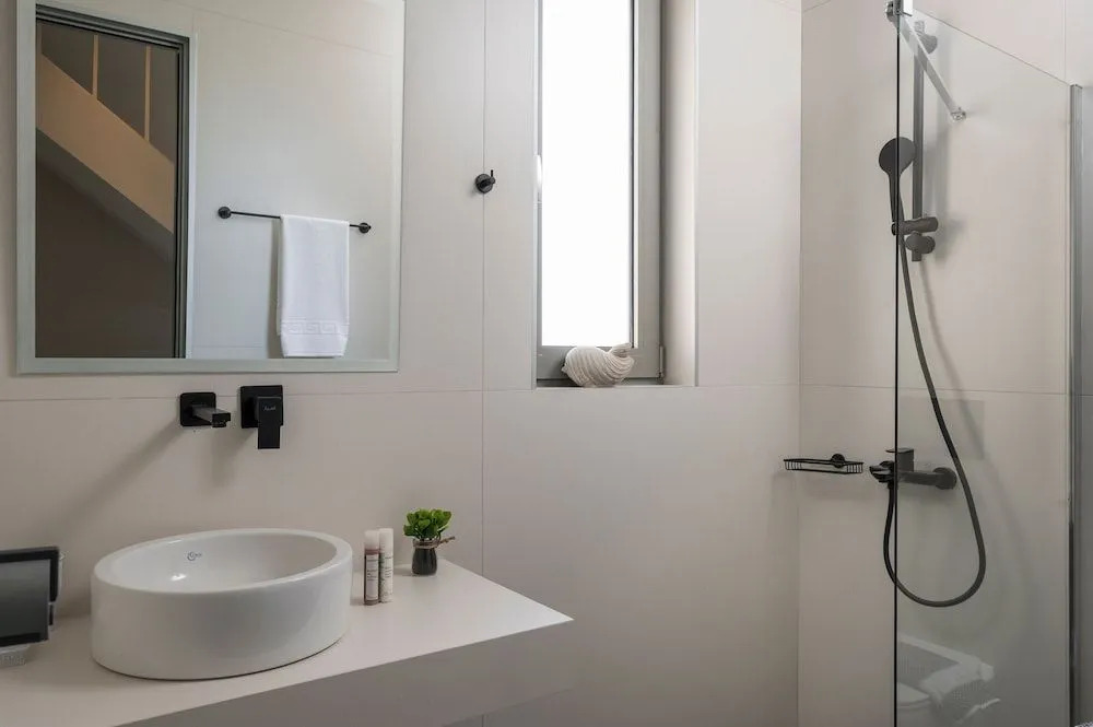 Aegean Breeze Luxury Apartments next to the sea