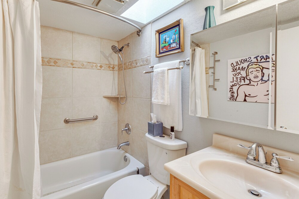 2 Mi to Dtwn! Snowbird Gem w/ Pool in Palm Springs