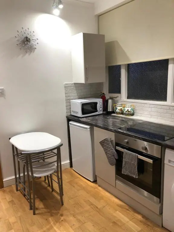 Modern Apartment in Twickenham Highstreet