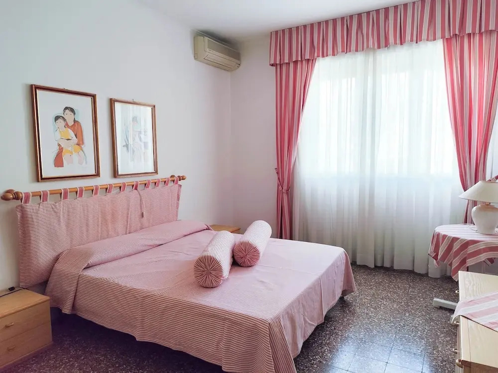 Stylish Apartment Near the Beach