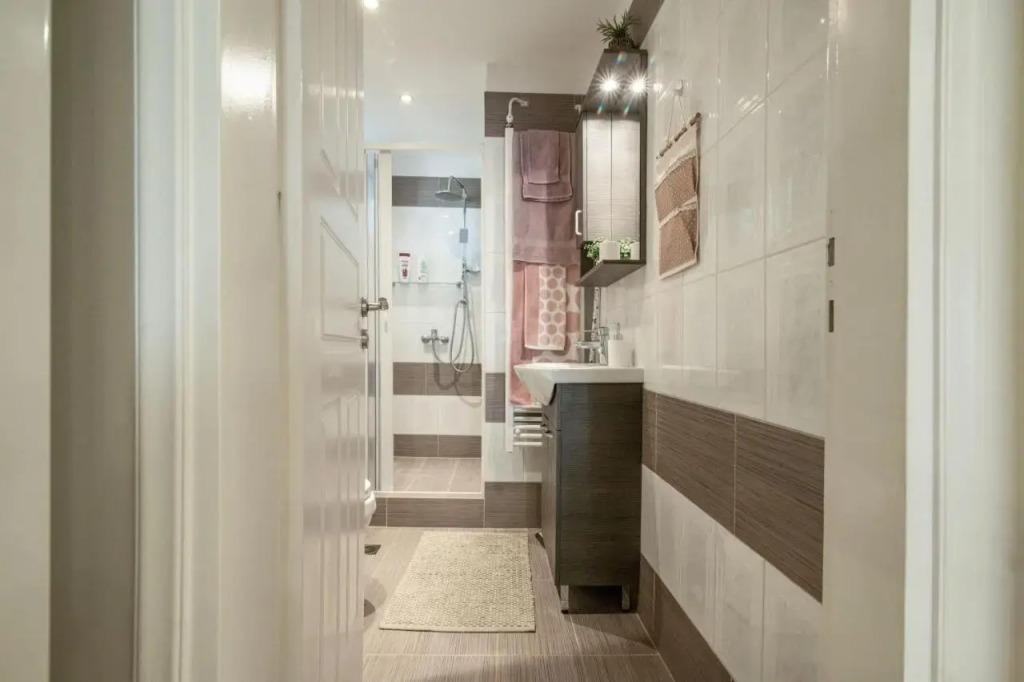 'The Ivory' House Project In Athens