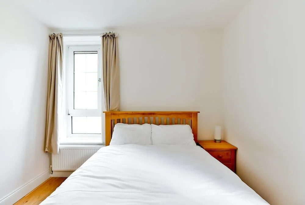 2BR Apartment - 10mins to Canary Wharf!