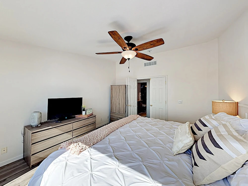 New Listing! Stunning Beach Getaway W/ Ocean Views 2 Bedroom Home