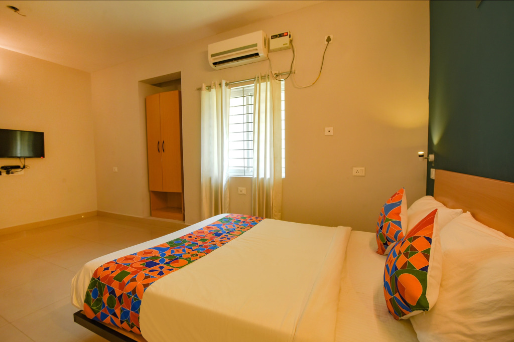 FabHotel Sasti Inn