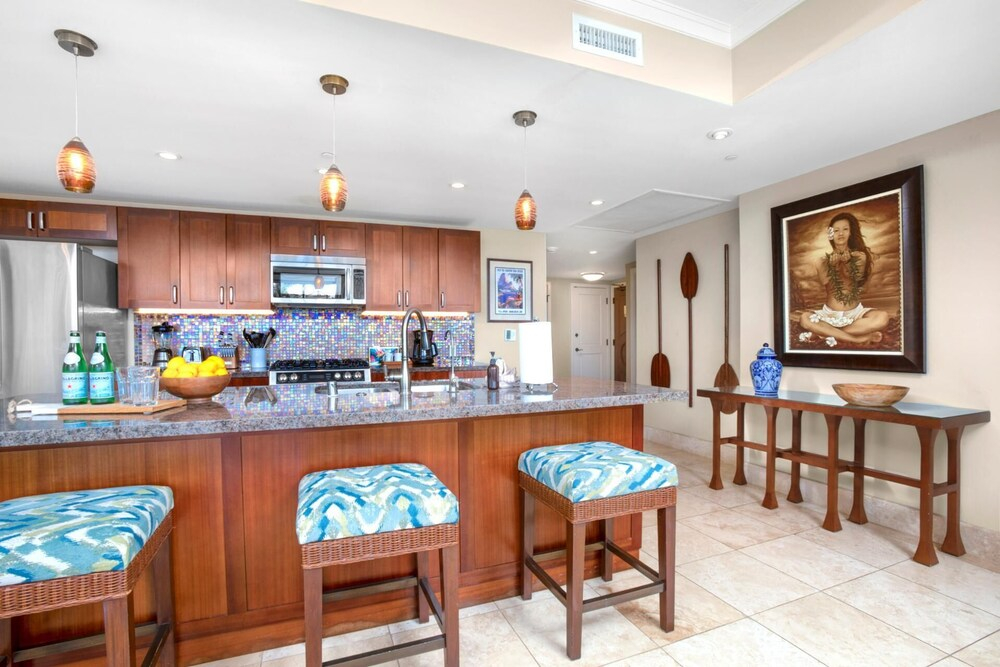 Honua Kai 2 Free Cars KBM Resorts Front Alii Suite 2 Units, 4 Bedrooms HK Ml-3158