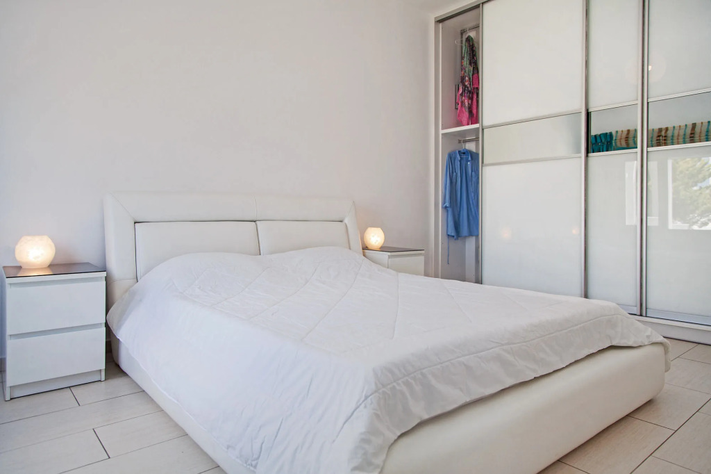 Airth Santorini Suites