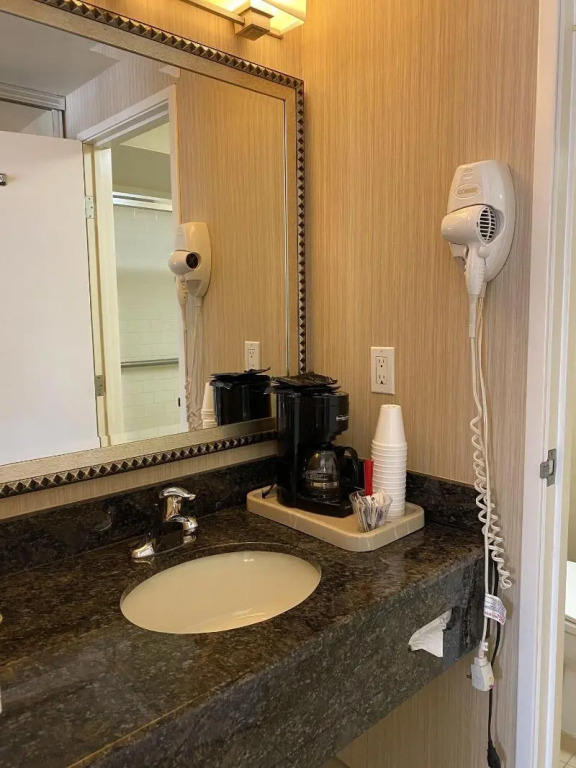 Royal Pacific Motor Inn