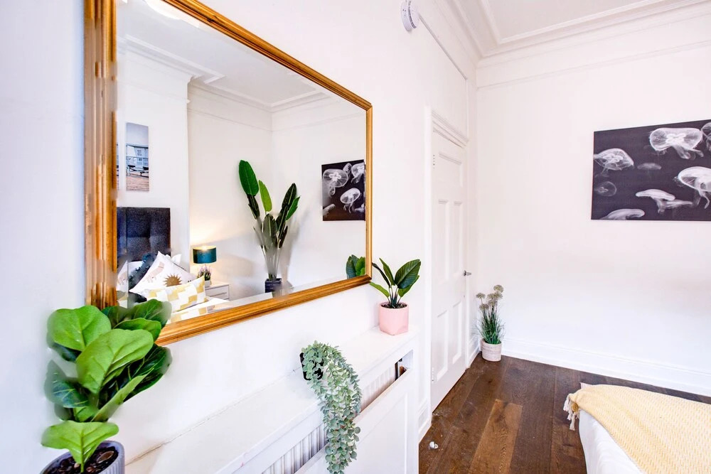 4-bedrooms 2-baths Independent Private Family Flat