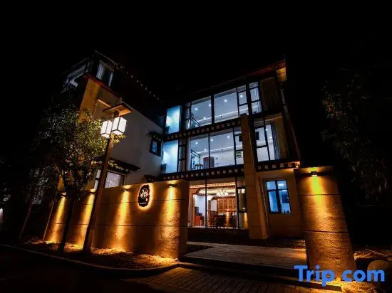 Moon Tower · Dreamy | Silent Stream · Oxygen Supply Lakeview Smart Boutique Stay