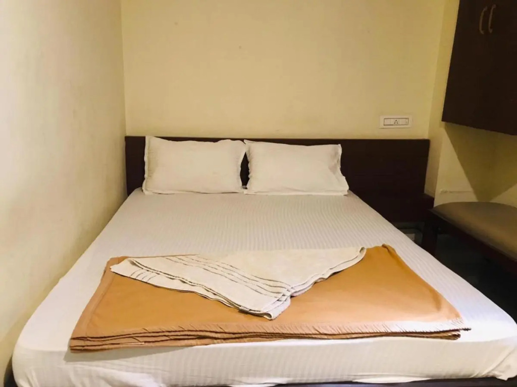 STAYMAKER Bright Palace Residency