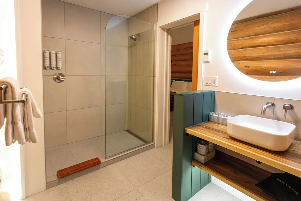 Bell 2 Lodge