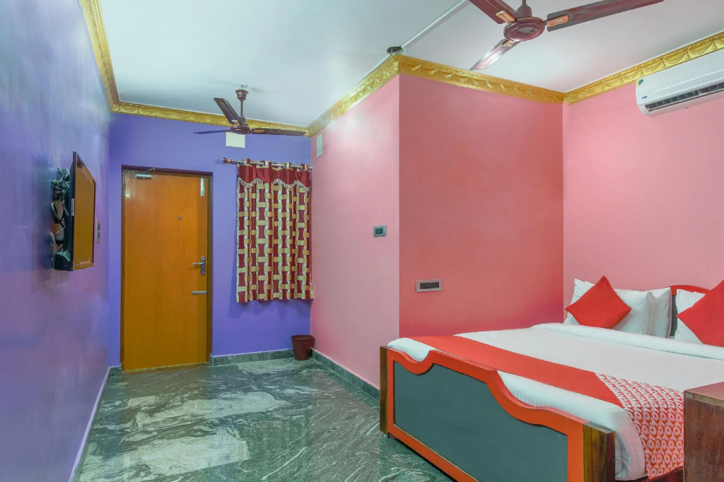 OYO 71800 Madras Guest House