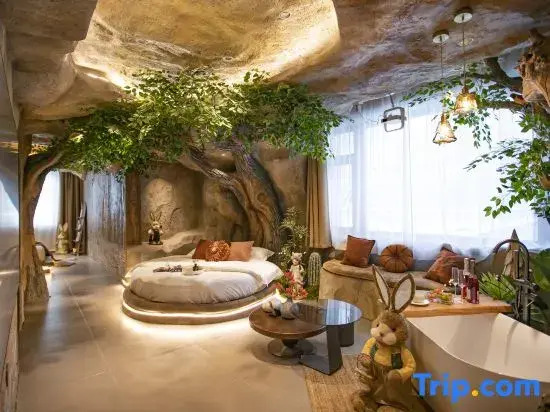 Miyu Yunxi Boutique Homestay (Central Street China Baroque Metro Station Branch)
