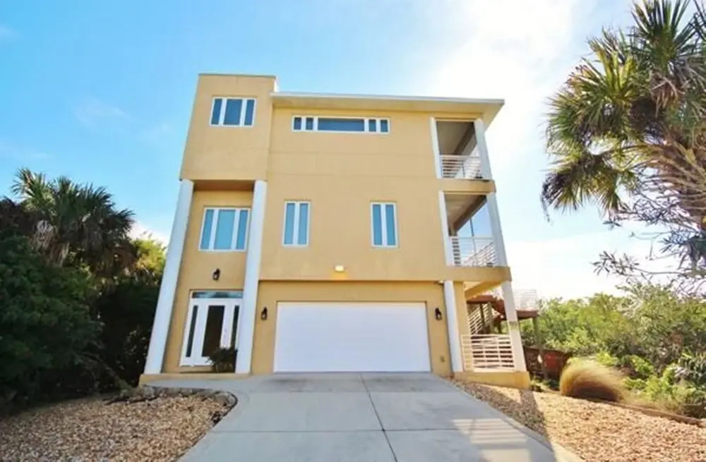 Luxury on the Lagoon Apartment 4
