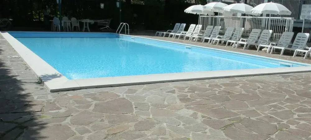 Poggio Al Lago Apartments & Rooms
