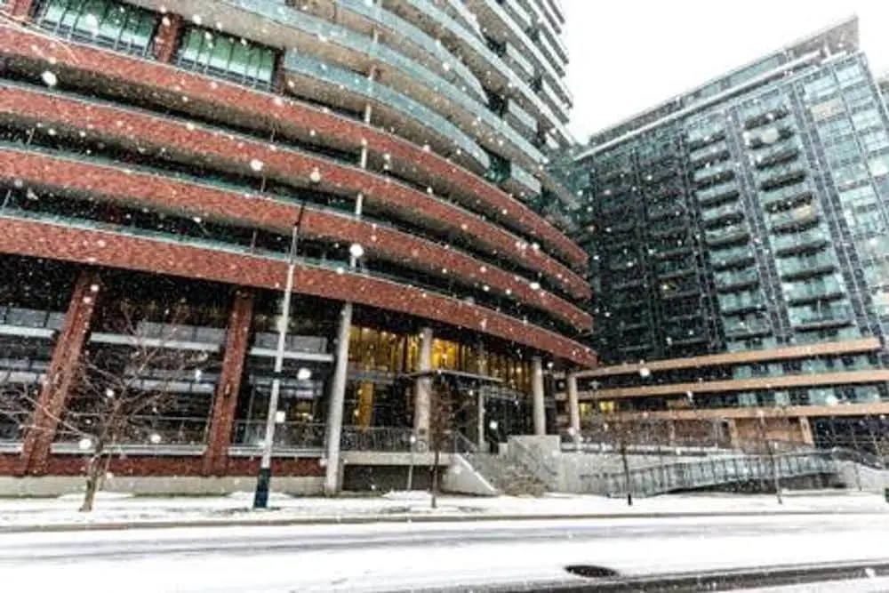 Panoramic Lakeview in a Luxury Downtown Oasis